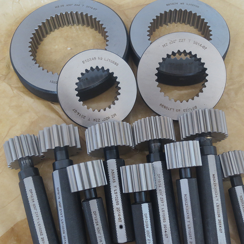Spline kalib ploge