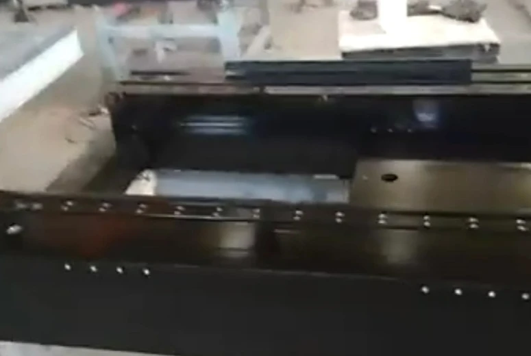 Konpozan granit ak twou komanse fouye ak pati eleman